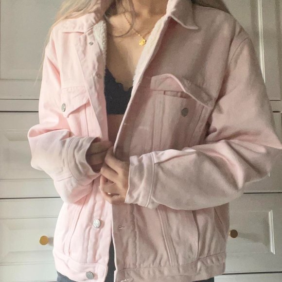 (SOLD) Brandy Melville Baby Pink Sherpa Lined Denim Jacket - Picture 1 of 4